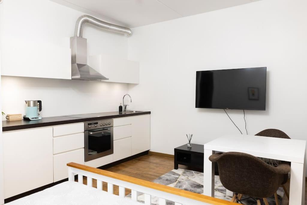 Modern & Cozy Place In The Very Heart Of Tallinn Exterior photo